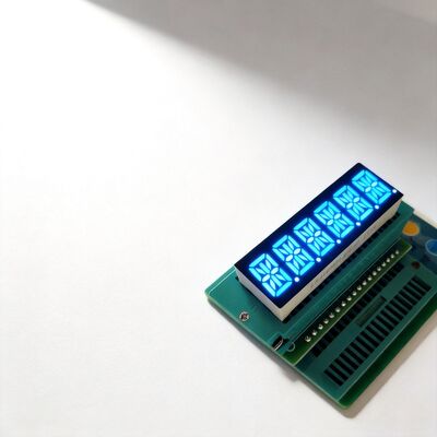 Bom preço. Display LED de 14 segmentos ultrabrilhante com longa vida útil e conformidade RoHS/REACH para aplicações industriais on-line